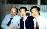 C корейскими аспирантами Ми Сук Джун и Вон Дон Джоу после их защиты. 1998 год