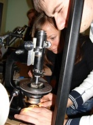 В лаборатории микроскопов 